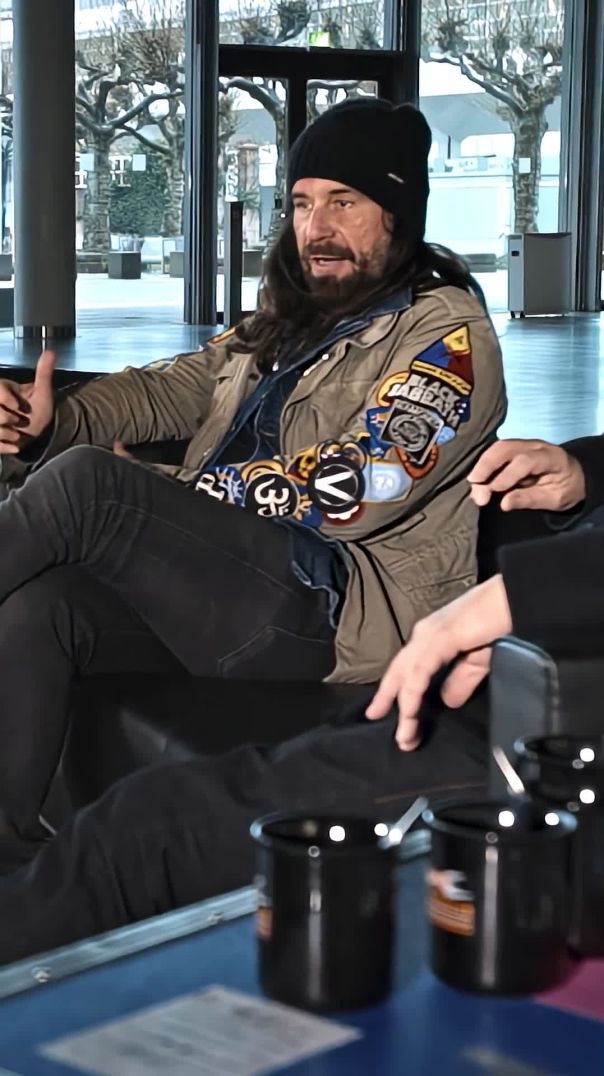 Böhse Onkelz (Shorts) - Der Berg bewegt sich nicht (Memento - Gegen die Zeit)_1080p.mp4